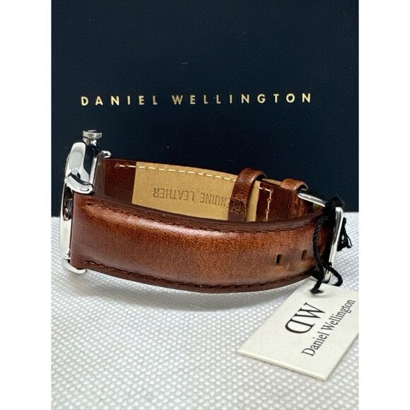 Daniel Wellington DW00100095 Unisex Brown Leather Analog Dial Quartz Watch JNA23 main image 9